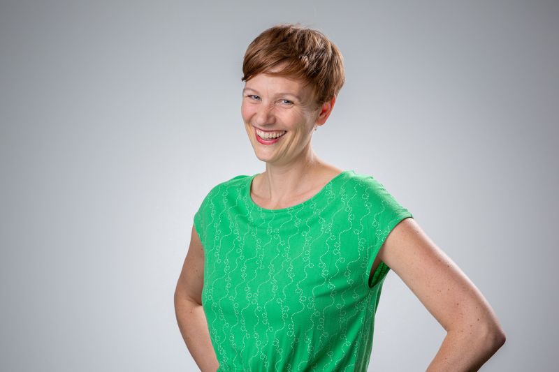 Portraitfoto von Johanna Klietz, verantwortlich für PR, Texte und Social Media bei AV22
